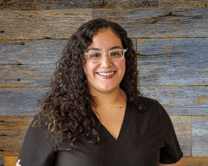 Alta Dental | Emergencias Dentales, Porcelain Crowns and Veneers and Invisalign reg 