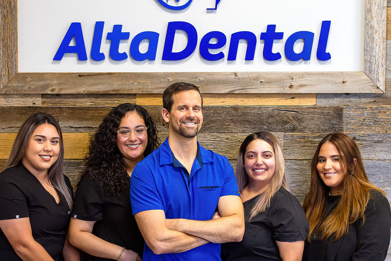Alta Dental | Protector Bucal, Puentes de Porcelana and Porcelain Crowns and Veneers