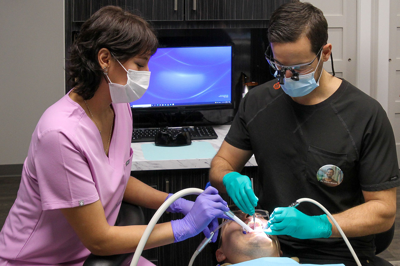 Alta Dental | Invisalign reg , Porcelain Crowns and Veneers and Dentaduras Placas Completas y Parciales