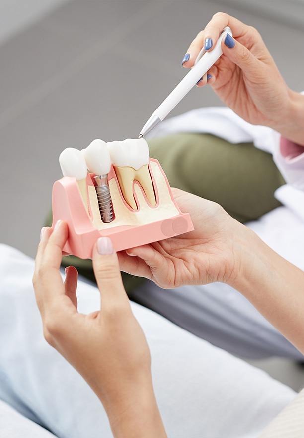 Alta Dental | Rellenos Blancos, Blanqueamientos de Dientes and Invisalign reg 